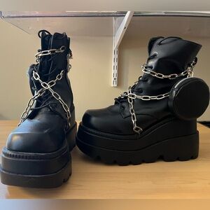 Alternative Black Chain Platform Boots
Size 10 W